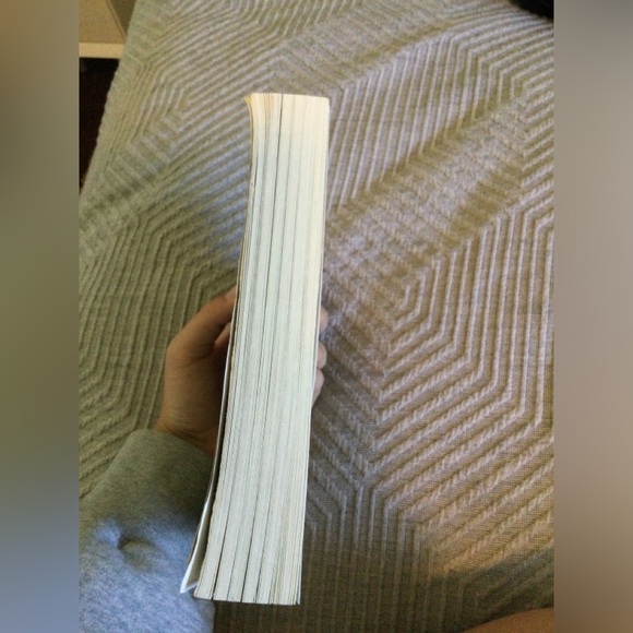 The Seven Husbands of Evelyn Hugo by Taylor Jenkins Reid - Picture 6 of 10